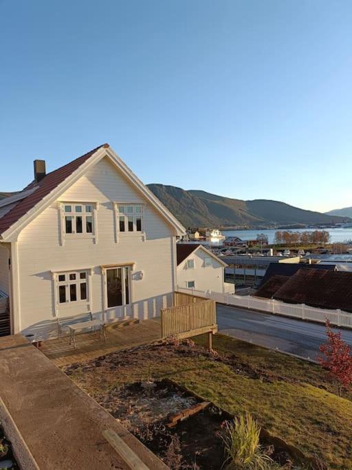 فيلا Charming House In Ulsteinvik With Free Parking المظهر الخارجي الصورة